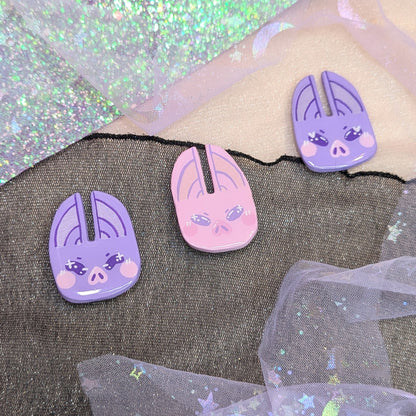 Pin's Chauve-souris Lilie Doigts de Fée